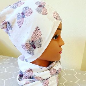 Perfect binnie and scarf set